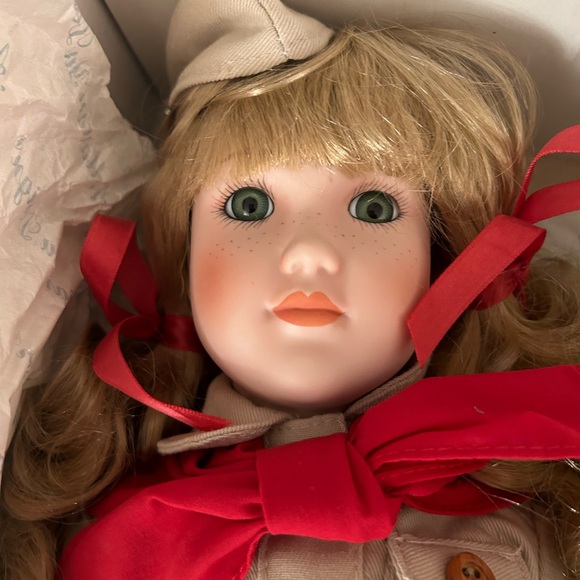 Marian Yu Design Brownie Girl Scout porcelain doll, OBO - Picture 6 of 11